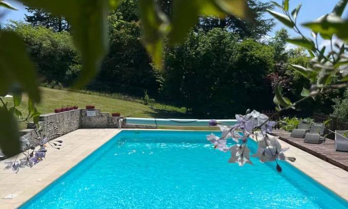 Saint-Romain House | 3-4 Cottages Private Pool Stunning Location up to 10 guests, close to Aubeterre