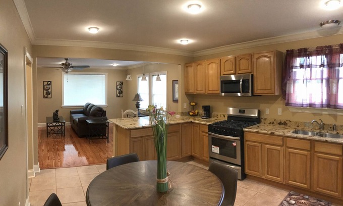Bywater House | 3.4 MILES FROM FRENCH QUARTER. LOCATION, LOCATION, LOCATION. CloseTO EVERTHING.