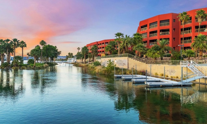 Bullhead City Condo | 3 BDR Riverfront Resort w/pool, spa, dock & launch!