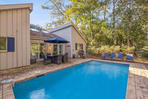 Lawton Woods House | 3 BDR Stay for 8 Near Beach Shops & Golf Course