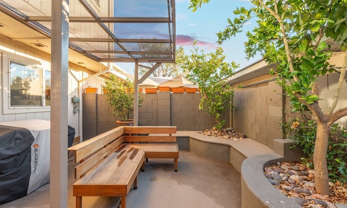 South Scottsdale House | 3 Bdrm Scottsdale Townhome
