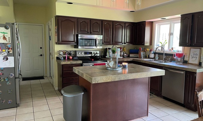 Oshkosh House | 3 bed, 2.5 bath home in the heart of Oshkosh available for EAA week!