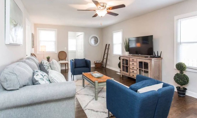 Libertyville Apartment | 3 Bed/2 Bath Apartment ★ Great For Families