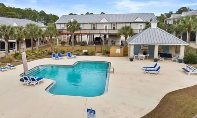 Carrabelle House | 3-bed, 2-bath condo Carrabelle, Fl/pool/fishing