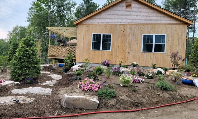 Boothbay House | 3 BED-2 BATH-NEW HOME-Boothbay Center. Beautifully landscaped property.