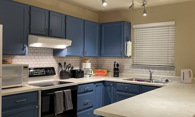 Briargate House | 3 Bed 2 Bath Townhouse In A Great School District.