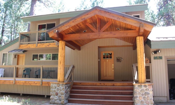 Black Butte Ranch House | 3 Bed/3 bath on Golf Course/Two Large decks/bikes/Includes 7 bikes/2100 sq ft/