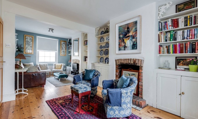 Oxford City Centre House | 3-Bed Cosy Bookbinder House in Jericho Oxford
