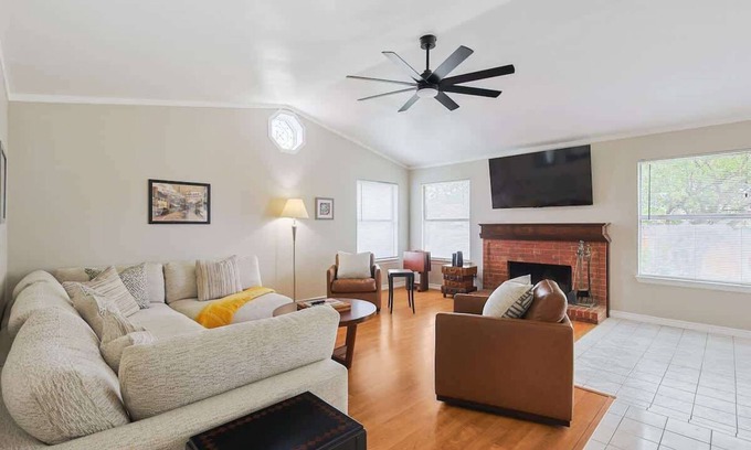 Garland House | 3 Bed home in Garland