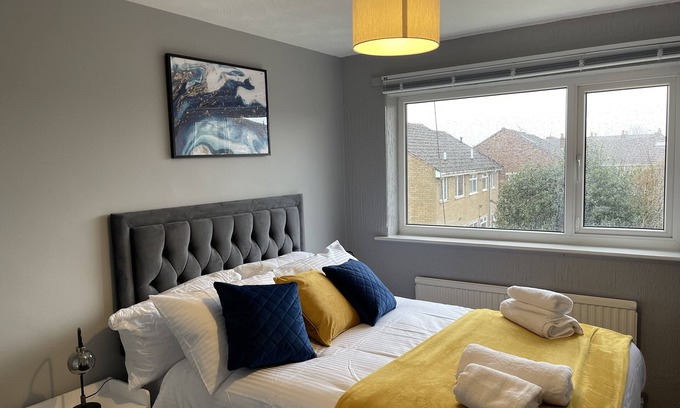 Handsworth House | 3 bed house close to amenities with private parking on gated premise