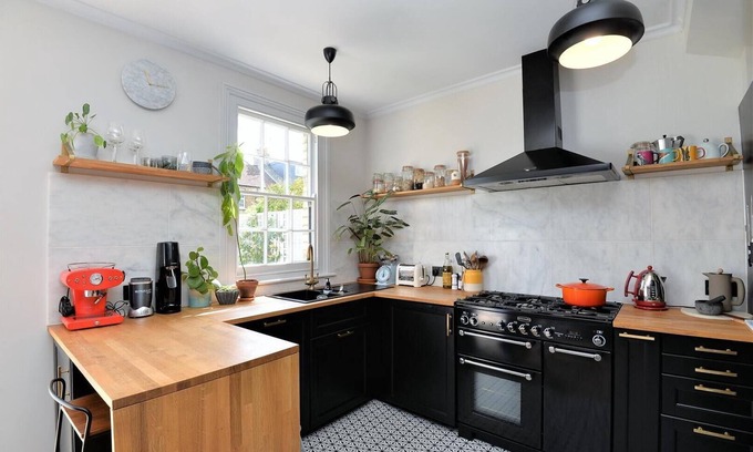 Waltham Forest House | 3 Bed House with Garden - near Lloyd Park