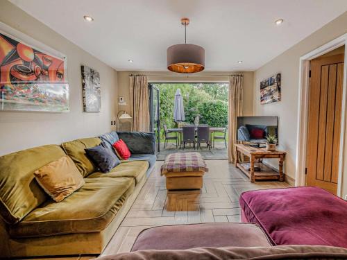 New Forest District House | 3 Bed in Brockenhurst 55301