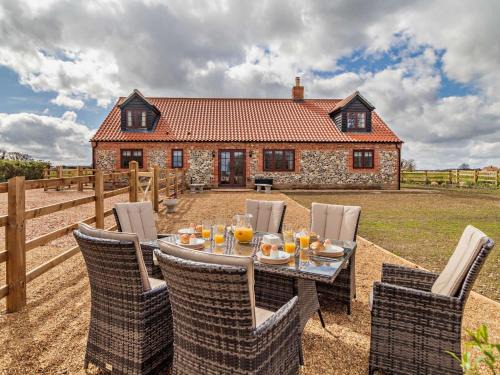 Repps with Bastwick House | 3 Bed in Repps with Bastwick 94054