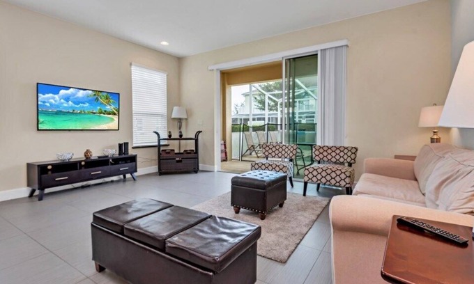 Silver Creek House | 3 bed Modern Town Home Close to Disney 1447RC