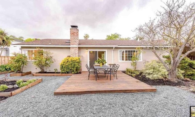 Fremont House | 3-bedroom 15 mins-Facebook,11 mins-BART,huge yard!