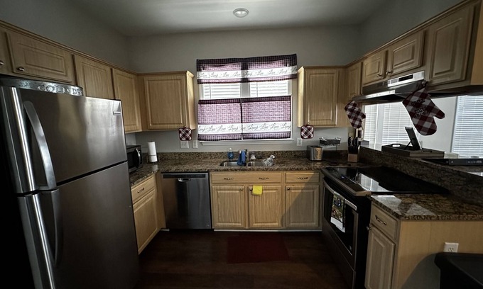 Northeast Raleigh House | 3 bedroom/2.5 bath. Fully Furnished!