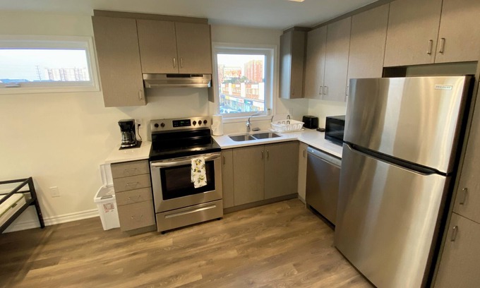 Scarborough House | 3 Bedroom 2.5 Bath, Newly Build, Full Kitchen