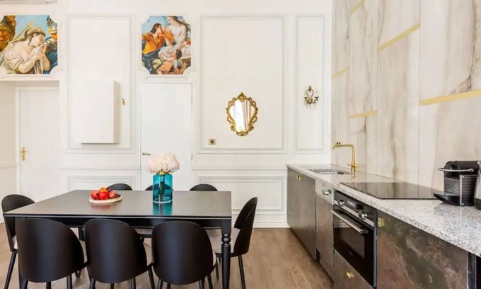 Quartier du Mail Apartment | 3 Bedroom/2 bath close to louvre