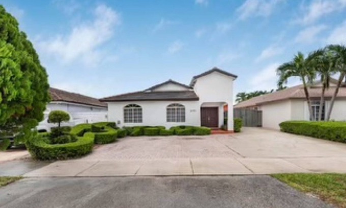 Kendall West House | 3 Bedroom 2 Bath with Pool in Miami