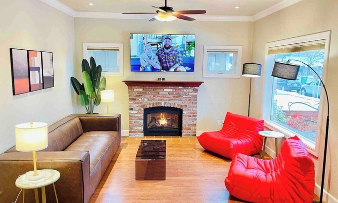 Old Southwest House | 3 bedroom & 2 bathroomhouse/Midtown/Sleeps 11