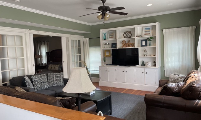 Yachting Village House | 3 Bedroom 3 Bath w/Roof Top Deck in the Heart of Newport