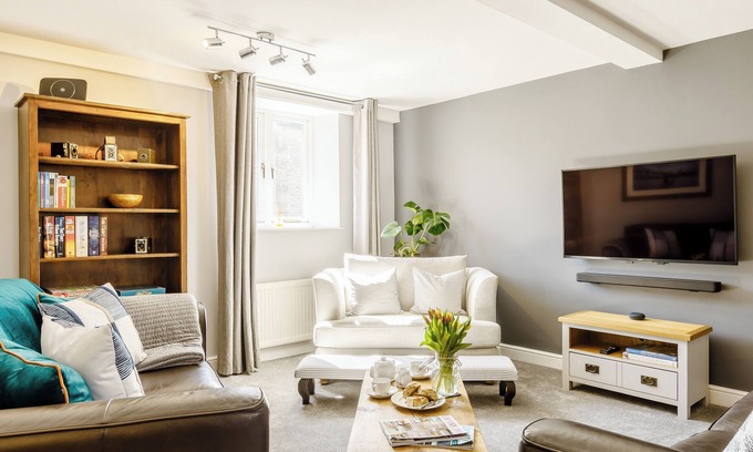 Kemble Cottage | 3 bedroom accommodation in Kemble, near Cirencester