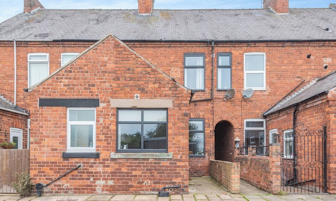 Worksop Cottage | 3 bedroom accommodation in Whitwell, near Worksop