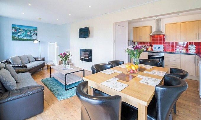 Amroth Apartment | 3 bedroom accommodation in Amroth
