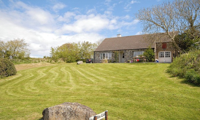 St Brides Cottage | 3 bedroom accommodation in Cerbid