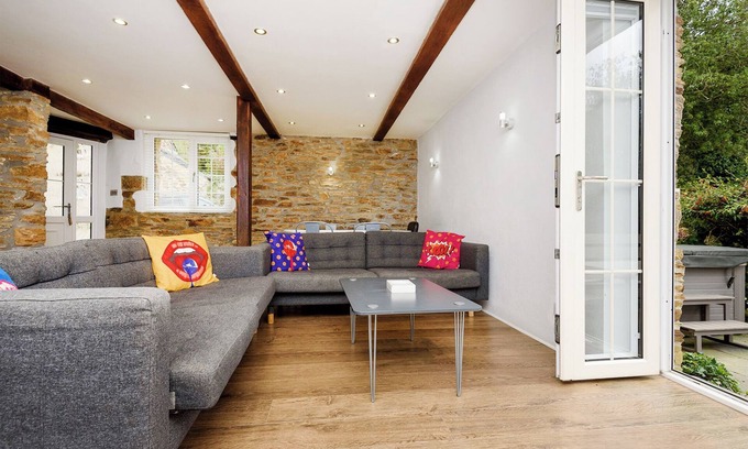 Looe Cottage | 3 bedroom accommodation in Watergate, Looe