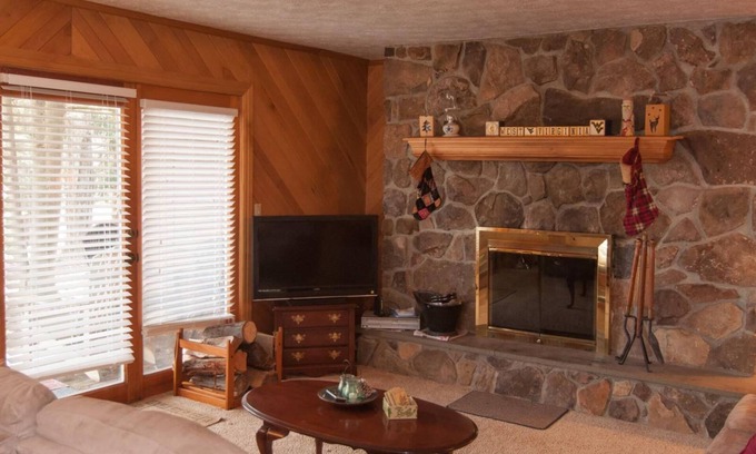 Timberline House | 3 bedroom accommodation in Davis