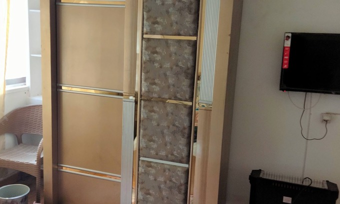 Old Cairo Apartment | 3-bedroom apartment in fabulous Cairo Governorate with AC, WiFi