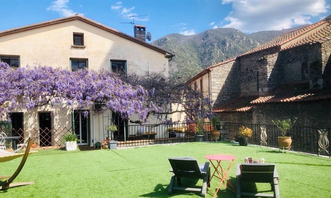 Arles-sur-Tech House | 3-bedroom apartment in the heart of a medieval village in Vallespir (Pyrenees).