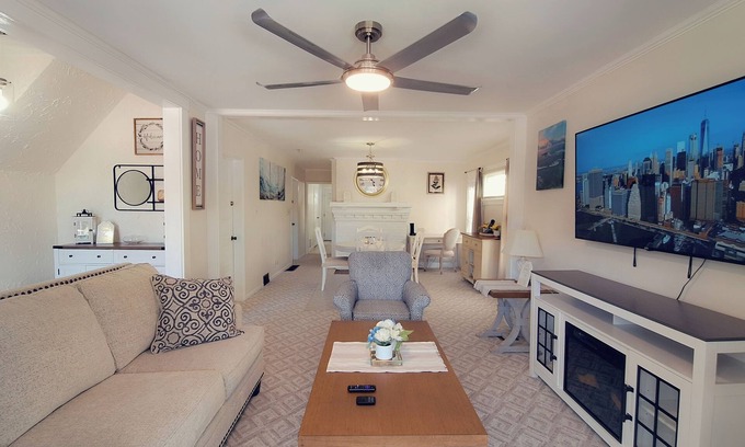 Buffalo Apartment | 3-bedroom apartment Buffalo-Niagara Falls neasy parking