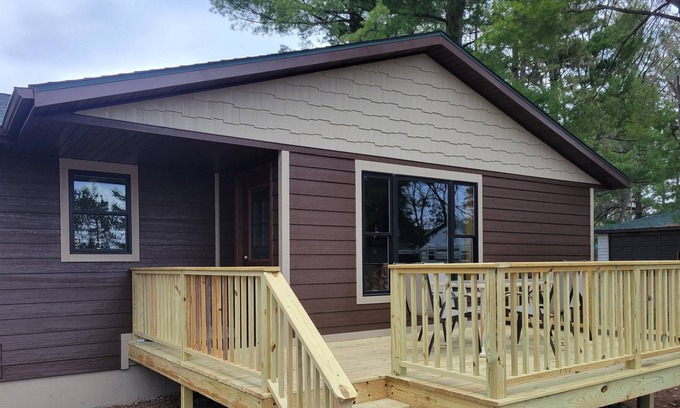 Chetek Apartment | 3 bedroom apartment/cabin on the lake!