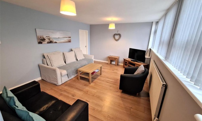 Acresford Apartment | 3 Bedroom Apartment Coventry - Hosted by Coventry Accommodation