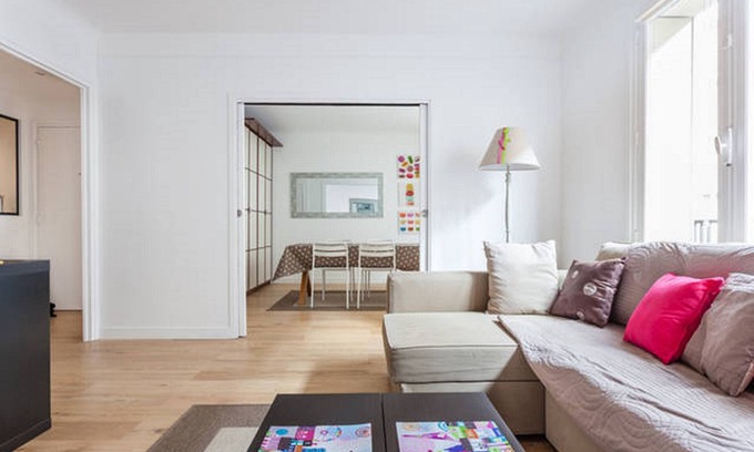 Notre-Dame Apartment | 3 bedroom apartment in the heart of Versailles 1 min Versailles Rive Droite train station