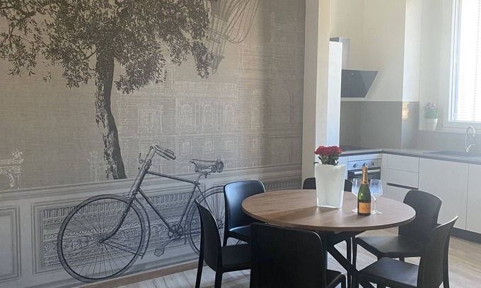San Lorenzo Apartment | 3 bedroom apartment in florence