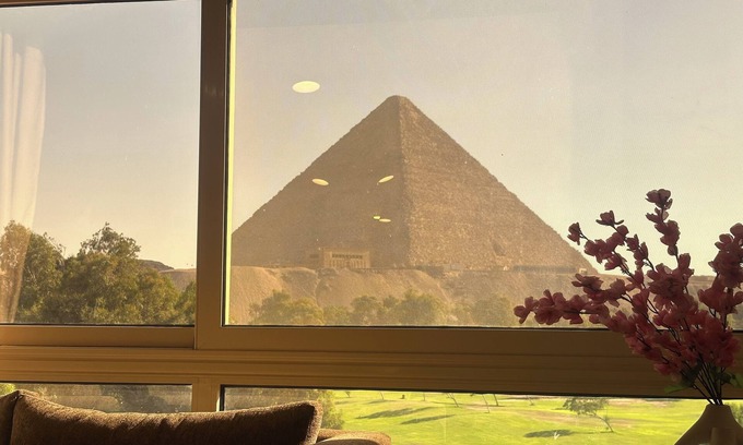 Giza Apartment | 3-bedroom apartment in nice direct pyramids view with AC, WiFi