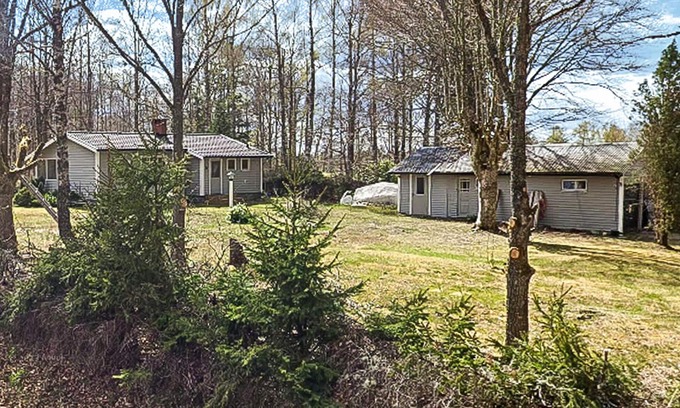 Torne House | 3 bedroom awesome home in Lönashult