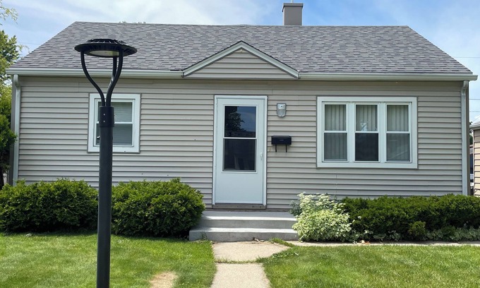 Bay View House | 3 bedroom Bayview house. Located in quiet residential area.
