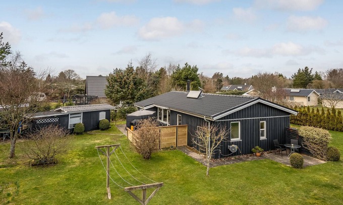 Hou House | 3 bedroom beautiful home in Hals