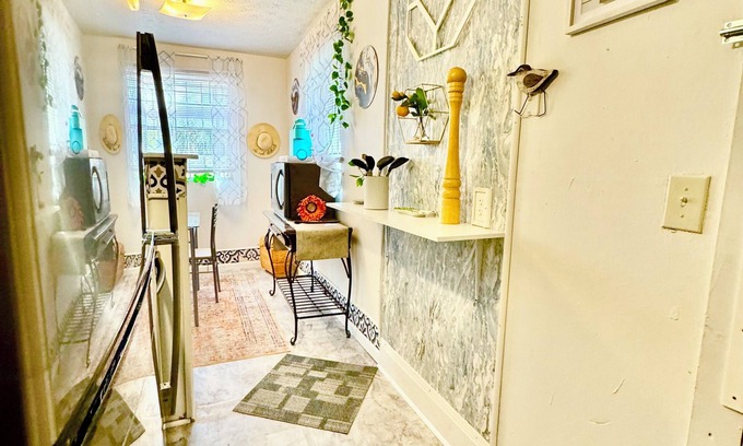 Urban Core House | 3-bedroom bungalow in fabulous downtown Springfield area in JAX FL- WiFi, AC
