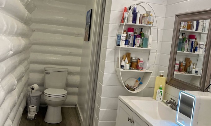 Lillian Cabin | 3-bedroom cabin in enchanting Lillian with WiFi, AC