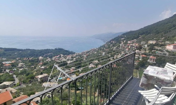 Camogli Condo | 3-bedroom condo, full kitchen, 1leaving room 1 bathroom, balcony great view