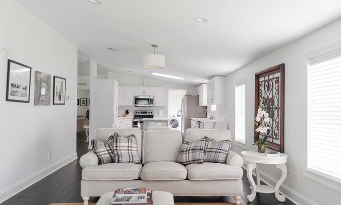 Ocala Cottage | 3 Bedroom Cottage in Luxury Equine Estate Cottage 5