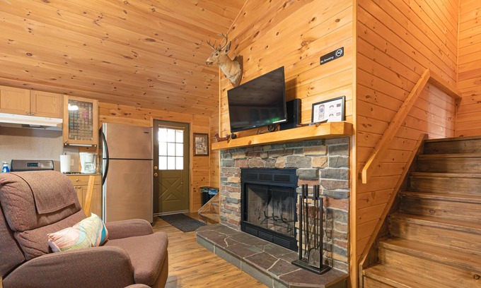 Long Lake Cottage | 3 Bedroom Cottage, sleeps 8