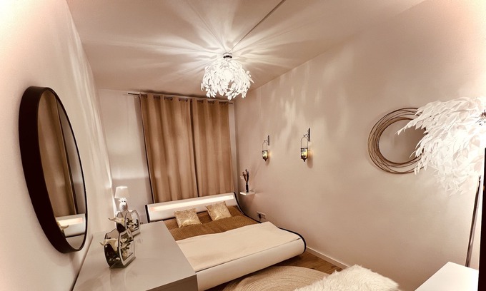 New Town Apartment | 3 bedroom cozy atmosphere Cologne right next to restaurants, shops & cafes