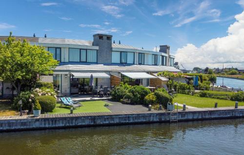 Lemmer House | 3 Bedroom Cozy Home In Lemmer