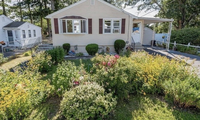 Worcester House | 3 Bedroom cozy home near Holly Cross